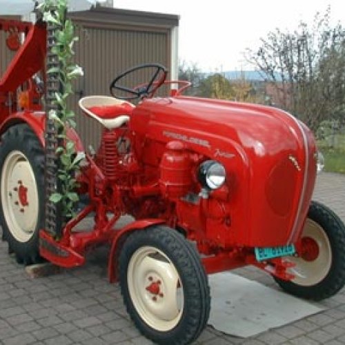 porsche_diesel_junior.jpg